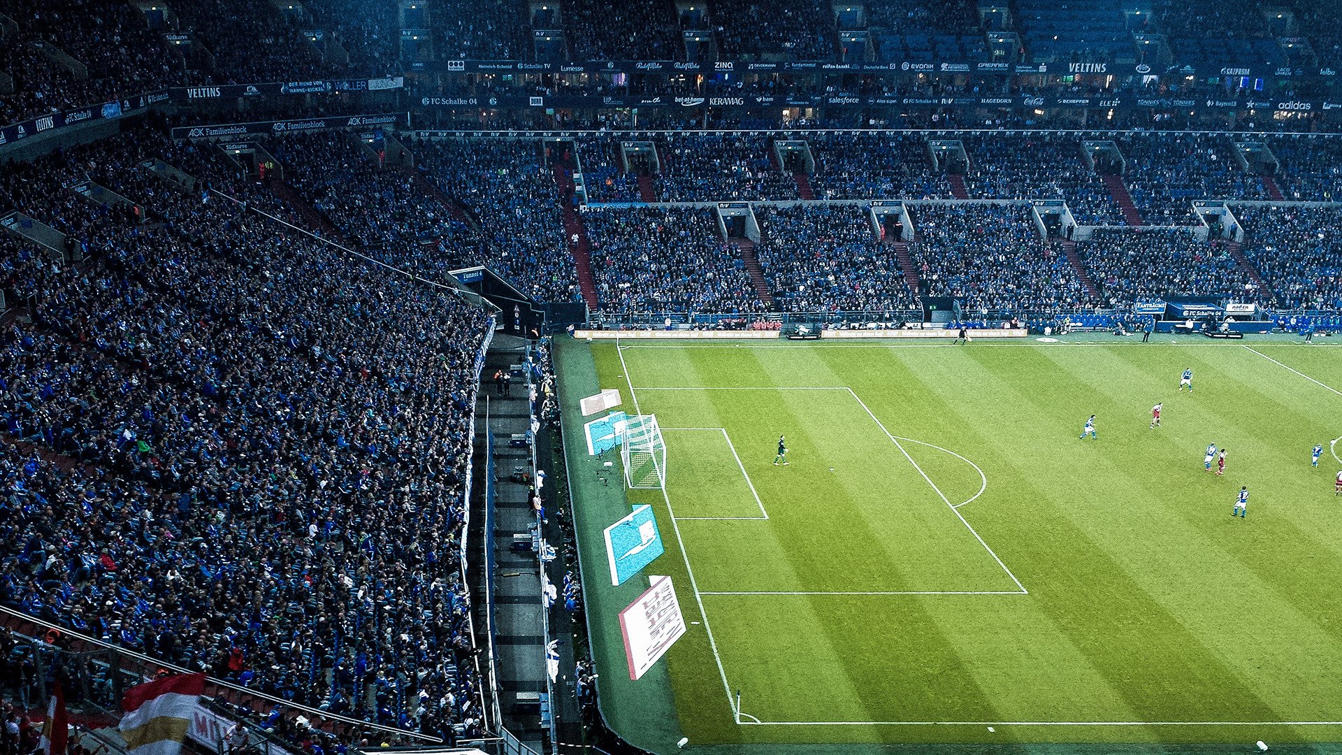 爱游戏全站-哈兰德连场破门，英超射手榜领跑者不可阻挡，哈兰德能否超越c罗